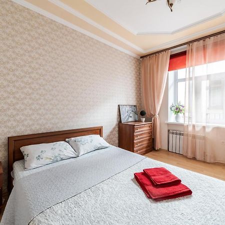 Central Apartments Rynok Lviv Luaran gambar