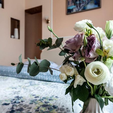 Central Apartments Rynok Lviv Luaran gambar