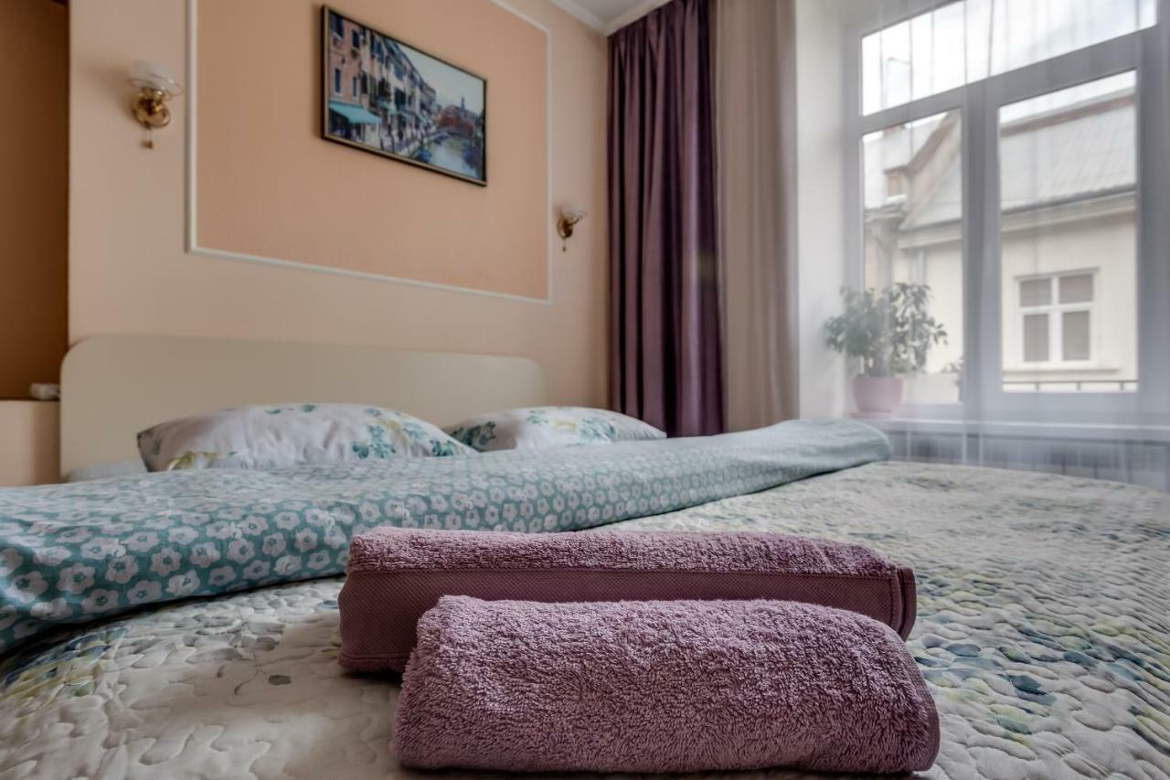 Central Apartments Rynok Lviv Luaran gambar