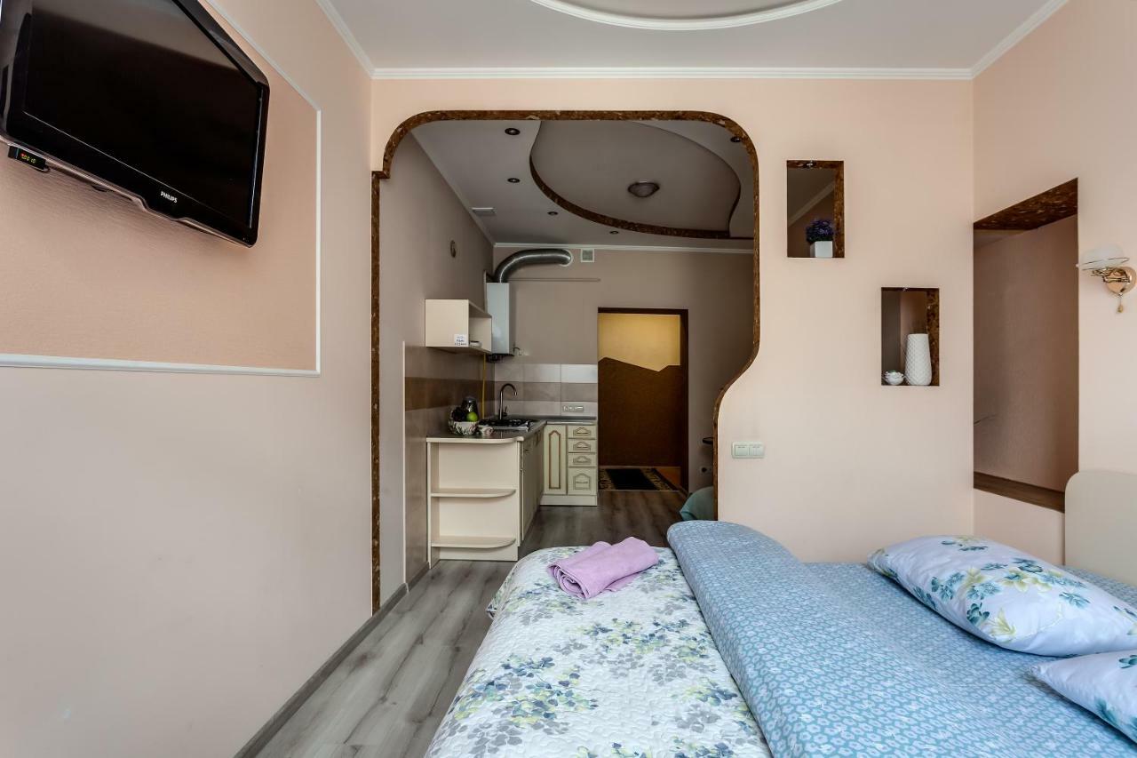 Central Apartments Rynok Lviv Luaran gambar