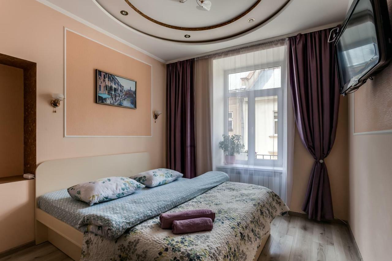 Central Apartments Rynok Lviv Luaran gambar