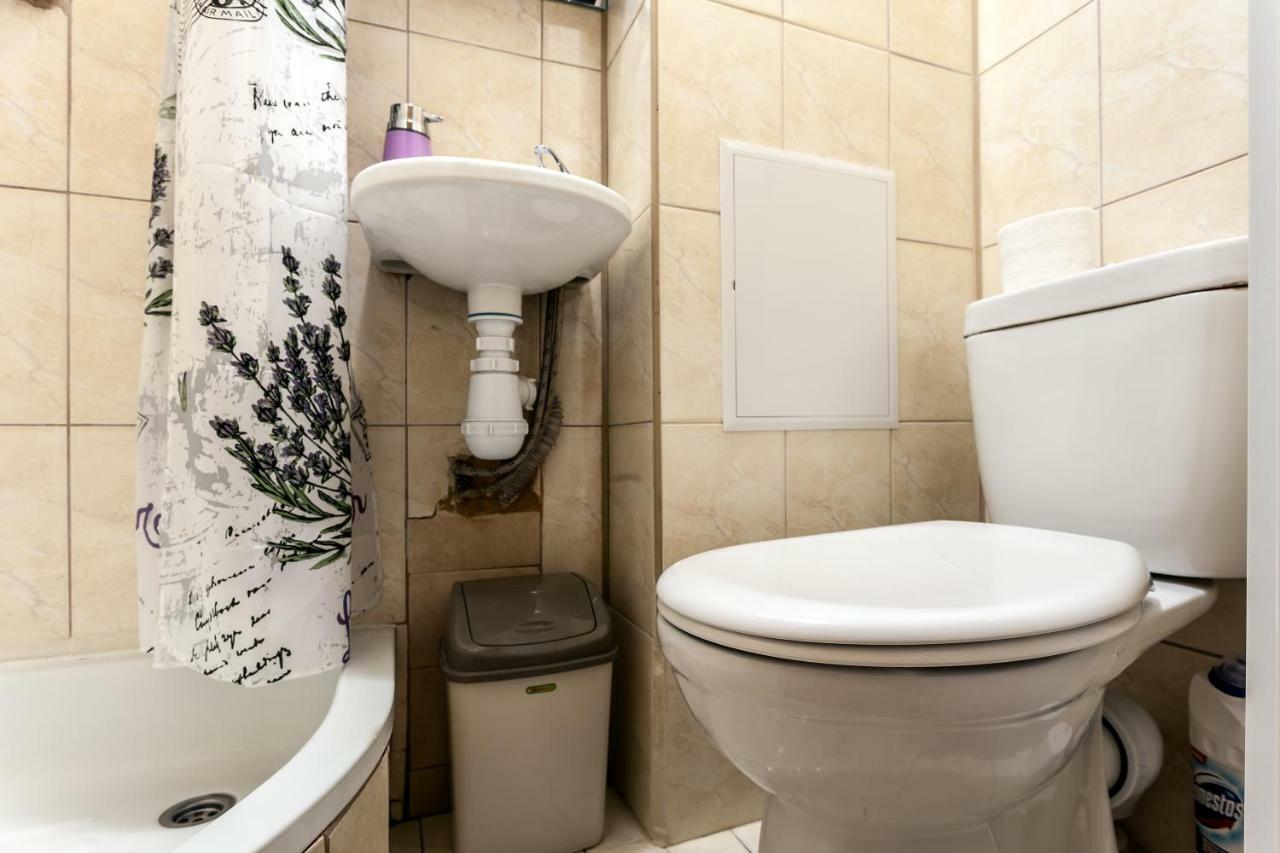 Central Apartments Rynok Lviv Luaran gambar