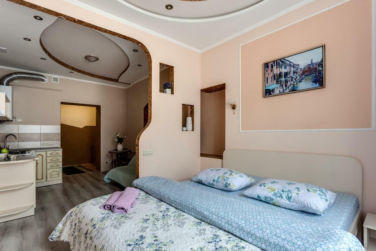 Central Apartments Rynok Lviv Luaran gambar